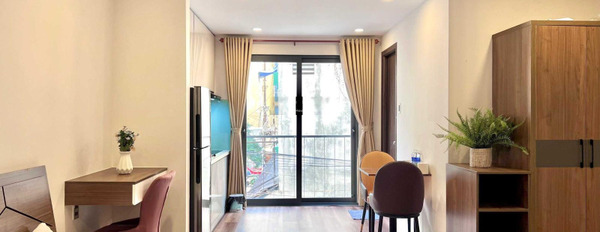 Căn hộ 1 phòng ngủ, cho thuê căn hộ tọa lạc gần Võ Thị Sáu, Tân Định, tổng quan bên trong căn hộ gồm 1 PN, 1 WC lh để xem ngay-03