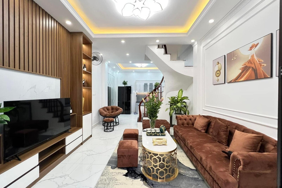 Ngôi nhà có tất cả 5 phòng ngủ, bán nhà ở có diện tích 47m2 giá bán cực mềm từ 7.95 tỷ vị trí mặt tiền ngay ở Lãng Yên, Hà Nội-01