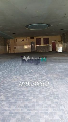 Chuyển công tác cho thuê cửa hàng diện tích như sau 242m2 thuê ngay với giá 65 triệu/tháng cám ơn quý khách đã đọc tin cảm ơn đã xem tin-01