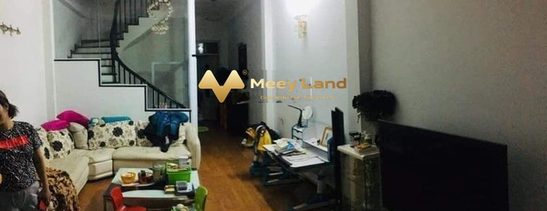 Nhà có 6 phòng ngủ bán nhà vào ở luôn giá giao động 13 tỷ có dt 92 m2 vị trí thuận lợi nằm ở Hoa Bằng, Yên Hòa-03