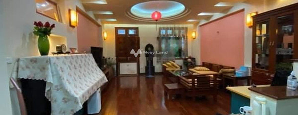 Nhà gồm có 6 phòng ngủ bán nhà giá bán đề cử chỉ 22 tỷ diện tích 61m2 vị trí đẹp tọa lạc tại Hồ Tùng Mậu, Hà Nội-03