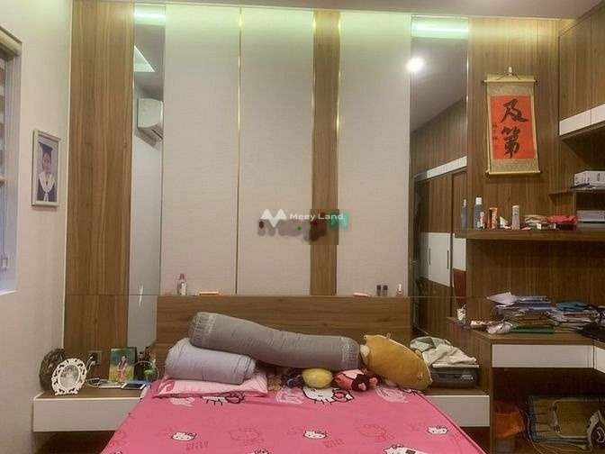 DT 122m2, cho thuê biệt thự mặt tiền nằm ngay tại Nguyễn Hữu Thọ, Hồ Chí Minh, trong căn này gồm 4 phòng ngủ, 4 WC tiện ích đầy đủ-01