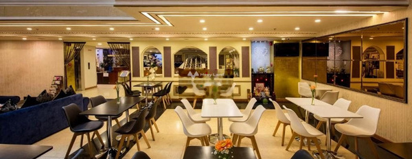 Cho thuê khách sạn trung tâm Bình Thạnh dt 9x20m 7L hơn 31p giá 150tr -03