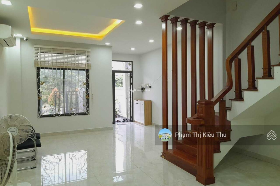 Có diện tích rộng 100m2, cho thuê nhà ở ở An Phú, Hồ Chí Minh, trong nhà nhìn chung gồm có 4 phòng ngủ, 5 WC giao thông thuận lợi-01