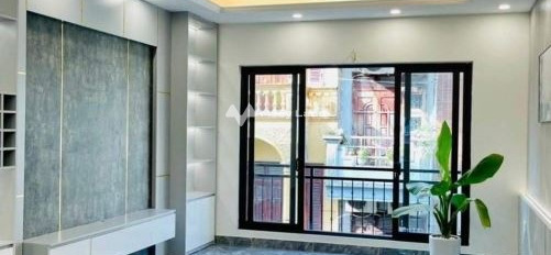 Diện tích chuẩn là 50m2, bán biệt thự vị trí hấp dẫn Kim Đồng, Giáp Bát, tổng quan gồm có 4 PN, đường trước nhà ngang 10 m vị trí thuận lợi-03