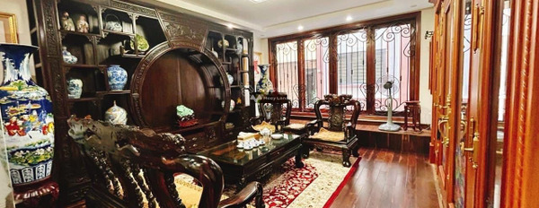 Giá bán 31.8 tỷ bán nhà có diện tích chính 139m2 vị trí thuận lợi nằm trên Quảng An, Hà Nội trong nhà này gồm có 8 phòng ngủ lh xem trực tiếp-03