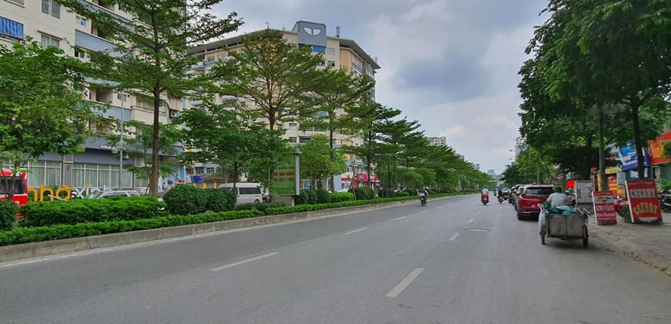 Bán biệt thự mặt phố Lạc Long Quân, Tây Hồ diện tích 395m2, giá 150 tỷ