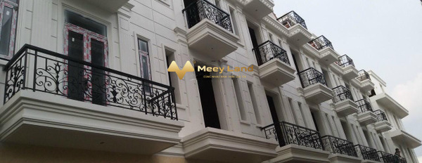 Diện tích 64 m2, bán chung cư vào ở luôn giá siêu ưu đãi từ 9 tỷ vị trí đặt nằm trên Quận Tân Phú, Hồ Chí Minh, trong ngôi căn hộ này 5 PN, 3 WC trao ...-02