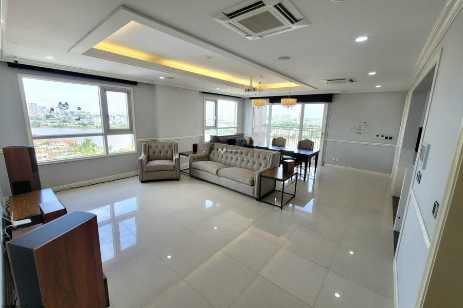 Chung cư 3 PN, cho thuê căn hộ nằm trên Quận 2, Hồ Chí Minh, tổng quan căn này gồm 3 phòng ngủ, 3 WC liên hệ liền-01