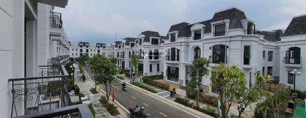 Giá bán cơ bản 11.7 tỷ bán biệt thự diện tích gồm 120m2 vị trí thuận lợi nằm ở Huỳnh Tấn Phát, Phú Xuân, tổng quan trong nhà có 4 phòng ngủ, 4 WC-03