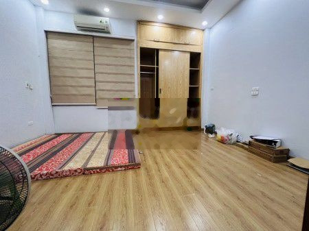 Cho thuê nhà mặt ngõ Nguyễn Xiển: 35m2, 4 tầng, 13tr -01