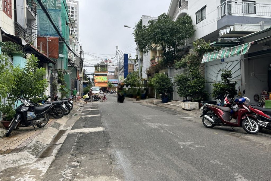 Nhà này gồm 4 phòng ngủ bán nhà bán ngay với giá siêu mềm chỉ 11 tỷ có diện tích chung 110m2 vị trí đặt tọa lạc ở Tân Phú, Hồ Chí Minh-01