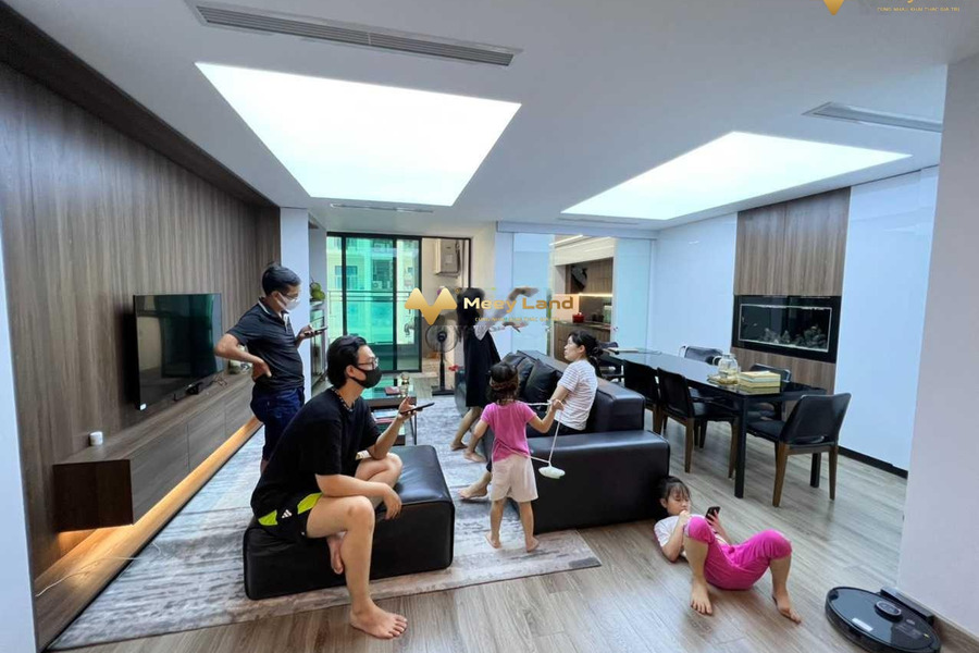Khoảng 3.3 tỷ bán căn hộ có diện tích 111m2 vị trí tốt ở Đường Nguyễn Trãi, Quận Thanh Xuân-01