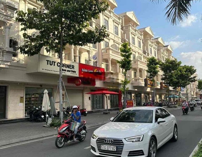 Cho thuê mặt bằng KD đường 30m khu Cityland. Vỉa hè rộng 8m -01