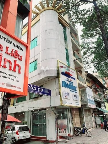 Giá 29 triệu/tháng, cho thuê nhà Có tổng diện tích 200m2 vị trí đẹp ở Quận 5, Hồ Chí Minh, nhà có tổng cộng 4 phòng ngủ, 4 WC nội thất đầy đủ-01