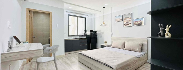 Trong căn hộ nhìn chung bao gồm 1 PN, cho thuê căn hộ vị trí đặt tọa lạc ngay Lý Thường Kiệt, Tân Bình, 1 WC hẻm rộng-03