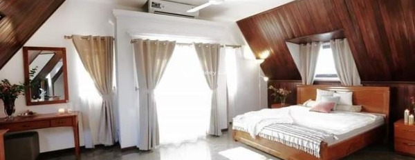 Cần bán khách sạn vị trí đẹp nằm ở Tây Hồ, Hà Nội. Diện tích 200m2, giá 80 tỷ-03