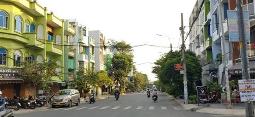Vị trí đặt tọa lạc ngay trên Ba Vì, Hồ Chí Minh bán nhà giá bán đặc biệt từ 13.6 tỷ có diện tích rộng 45m2 trong nhà gồm 4 PN vào ở ngay-02