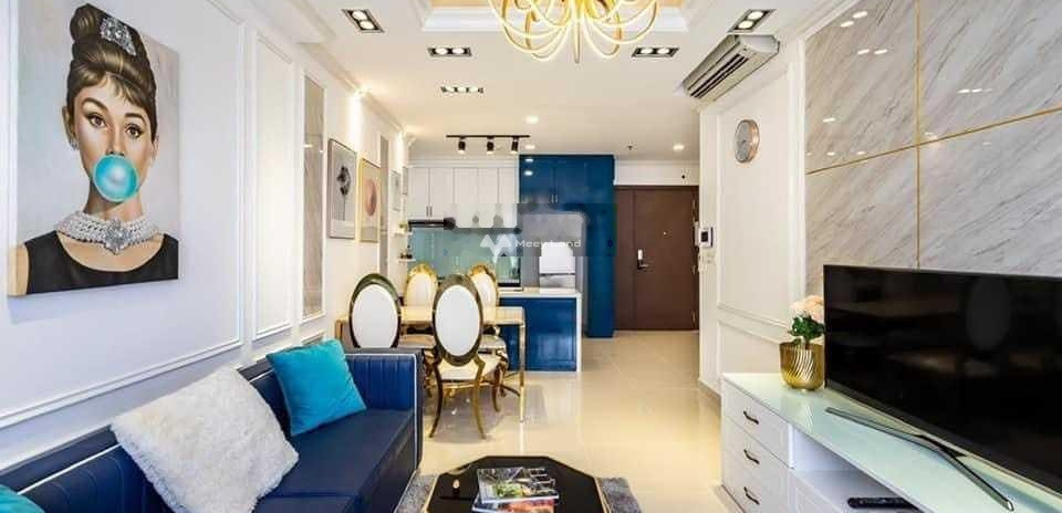 Trong căn hộ có tất cả 2 phòng ngủ, cho thuê căn hộ ngay trên Lũy Bán Bích, Tân Phú, 2 WC giá tốt