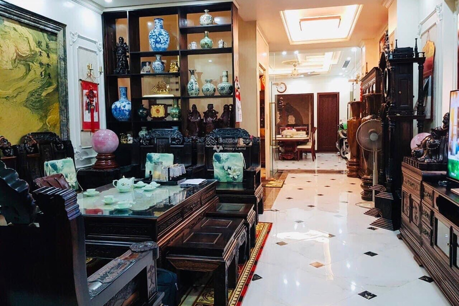 Nằm tại Nguyễn Văn Huyên, Cầu Giấy, bán nhà, giá bán cực mềm 16.8 tỷ diện tích chuẩn 85m2, căn nhà gồm có tất cả 4 phòng ngủ vị trí thuận lợi-01