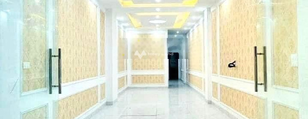 Bán nhà có diện tích rộng 55m2 vị trí tại Nguyễn Văn Trỗi, Hà Nội bán ngay với giá khủng 12.3 tỷ tổng quan bên trong căn nhà 4 phòng ngủ, 5 WC-03