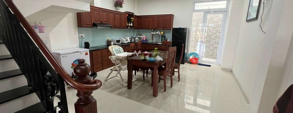 Tọa lạc trên Phước Hải, Khánh Hòa cho thuê nhà thuê ngay với giá thỏa thuận chỉ 15 triệu/tháng, ngôi nhà gồm 4 phòng ngủ, 5 WC-03