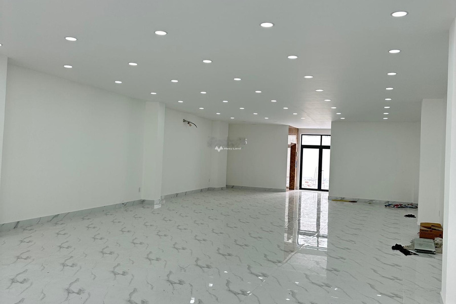 Nhà gồm 5 PN cho thuê nhà ở diện tích rộng lớn 450m2 giá thuê chỉ từ chỉ 200 triệu/tháng ngay ở Tân Tạo, Bình Tân-01