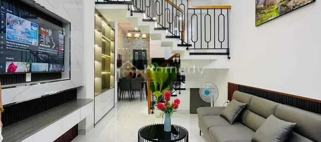 Diện tích 58m2 bán nhà ở vị trí đặt tọa lạc tại Bùi Văn Ba, Quận 7 vị trí siêu đẹp