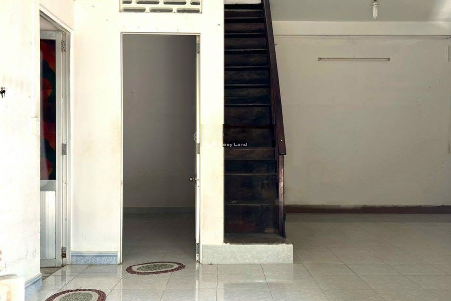 Nhà 2 phòng ngủ, cho thuê nhà, thuê ngay với giá thực tế chỉ 3.7 triệu/tháng diện tích khoảng 55m2 vị trí đặt ngay ở Nguyễn Bặc, Nha Trang-01