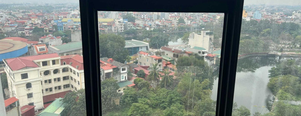Diện tích rất rộng 68m2, bán chung cư vị trí thuận lợi gần Bắc Giang, Bắc Giang, trong căn này thì có 2 phòng ngủ, 2 WC, chính chủ đăng tin-03