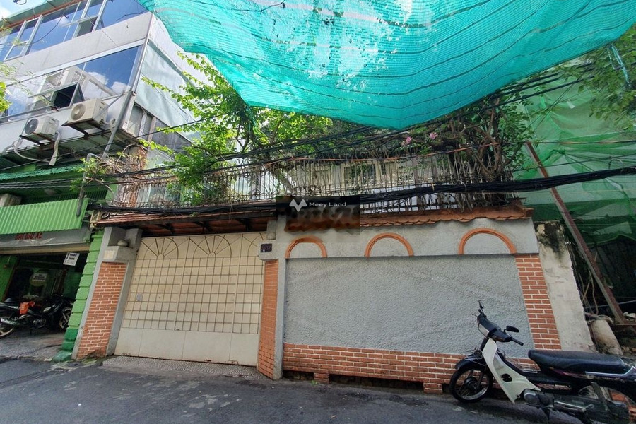 Căn này gồm 4 phòng ngủ bán nhà bán ngay với giá đặc biệt chỉ 29.8 tỷ diện tích khoảng 160m2 vị trí đẹp ngay tại Nguyễn Trọng Tuyển, Phường 10-01