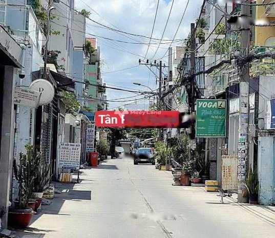 Vị trí thuận lợi nằm trên Thoại Ngọc Hầu, Tân Phú, cho thuê nhà, giá thuê cực sốc chỉ 12 triệu/tháng diện tích tầm trung 81m2 cực kì tiềm năng
