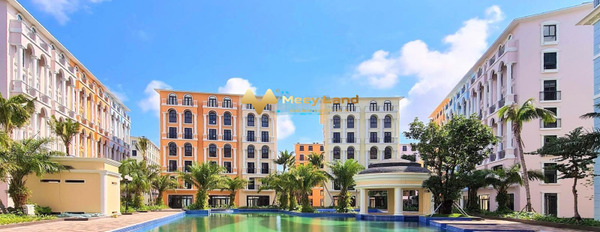 Bán khách sạn vị trí mặt tiền tọa lạc trên Dương Tơ, Kiên Giang, vào ở ngay giá bàn giao 29 tỷ, diện tích sàn 2405 m2, hướng Đông Nam-02