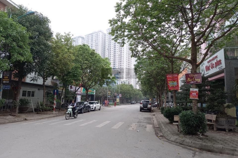 Chuyển định cư bán mảnh đất, 225m2 giá siêu hữu nghị 23 tỷ vị trí đẹp nằm tại Phùng Hưng, Hà Nội cảm ơn đã xem tin-01