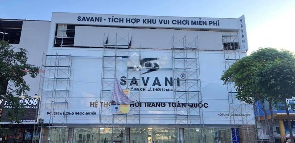 Vị trí đặt tọa lạc ngay Nguyễn Văn Cừ, Long Biên, cho thuê nhà, giá thuê cực rẻ từ 50 triệu/tháng có một diện tích là 50m2 sổ hồng chính chủ