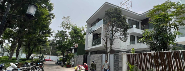 Trong nhà tổng quan có tổng 4 PN, bán biệt thự, giá bán cực mềm 62 tỷ diện tích vừa phải 240m2 vị trí mặt tiền tọa lạc tại Đường 18, Hồ Chí Minh-03