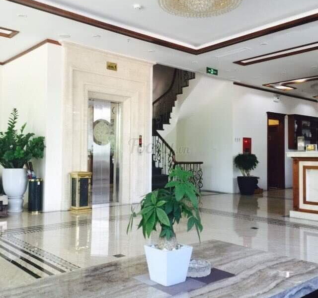 Bán khách sạn phố Trần Thái Tông 160m2 x 9 tầng có hầm, mặt tiền 9m doanh thu 250 triệu/tháng-01