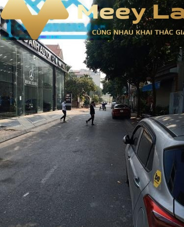 Mặt tiền tọa lạc ở Quận Long Biên, Hà Nội bán nhà giá khoảng từ 9.8 tỷ có diện tích chung 93m2 nhà có 1 PN khách có thiện chí liên hệ ngay