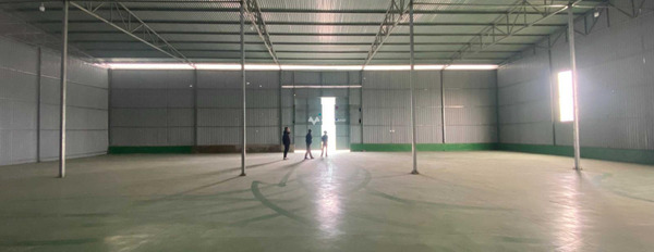 Chính chủ cần cho thuê 240m2 tại KCN Phú Thị, Gia Lâm, sẵn nền Epoxy sạch sẽ, cont vào thoải mái -03