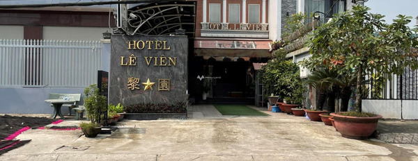 Bán biệt thự mặt tiền Hotel trung tâm hành chính Hóc Môn - 8x42m đang có thu nhập sẵn 200tr - 300tr -02