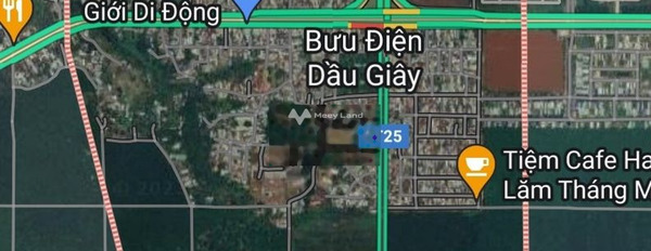 Bán nhà có diện tích chính 322m2 vị trí thuận lợi nằm ở Dầu Giây, Đồng Nai bán ngay với giá công khai chỉ 1.2 tỷ trong nhà tổng quan gồm có 3 PN, 3 WC-03
