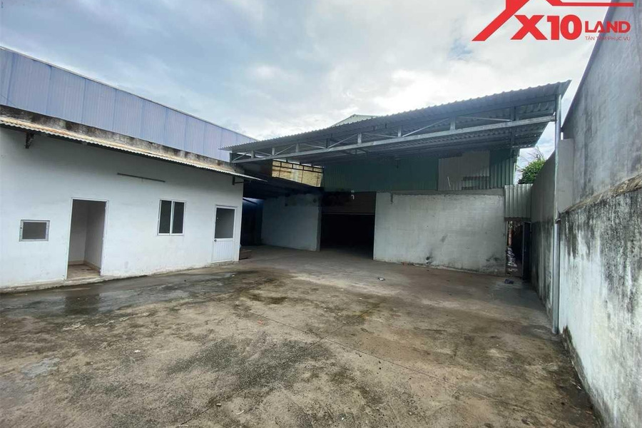 Cho thuê kho xưởng gần 1300m2 P. Long Bình, TP Biên Hoà, mặt tiền QL1A chỉ 30 triệu/kho -01