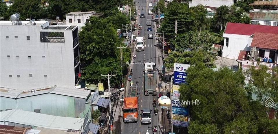 Trong nhà tổng quan có tổng 3 PN, bán nhà ở có diện tích gồm 90m2 bán ngay với giá sang tên 9 tỷ gần Quận 9, Hồ Chí Minh