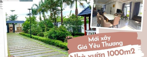 Bán biệt thự vị trí thuận lợi nằm ở Tỉnh Lộ 826, Cần Đước bán ngay với giá khủng 13.8 tỷ diện tích thực là 1000m2, nhìn chung có 2 phòng ngủ-02