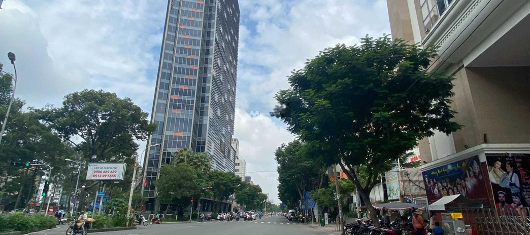 Bán nhà ở có diện tích chính 242m2 bán ngay với giá hiện tại chỉ 100 tỷ vị trí thuận lợi nằm tại Nguyễn Cư Trinh, Quận 1