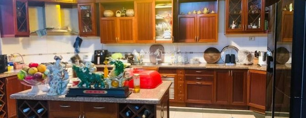 5 phòng ngủ, bán biệt thự với diện tích là 250m2 giá bán cạnh tranh từ 60 tỷ vị trí mặt tiền nằm trên Trung Liệt, Đống Đa, ngõ đi ngang 8 mét-03