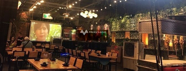 Hot cho thuê cửa hàng diện tích là 300m2 mặt tiền đường nhỏ 5 mét ở Đa Kao, Quận 1 thuê ngay với giá hạt dẻ 80 triệu/tháng, 2 WC-03