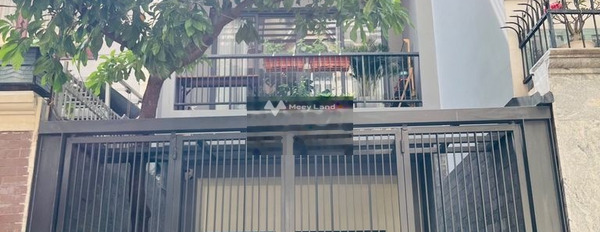 Vị trí tốt tại Phường 2, Hồ Chí Minh cho thuê nhà thuê ngay với giá cực mềm 18 triệu/tháng, trong nhà này có 4 phòng ngủ, 4 WC-03