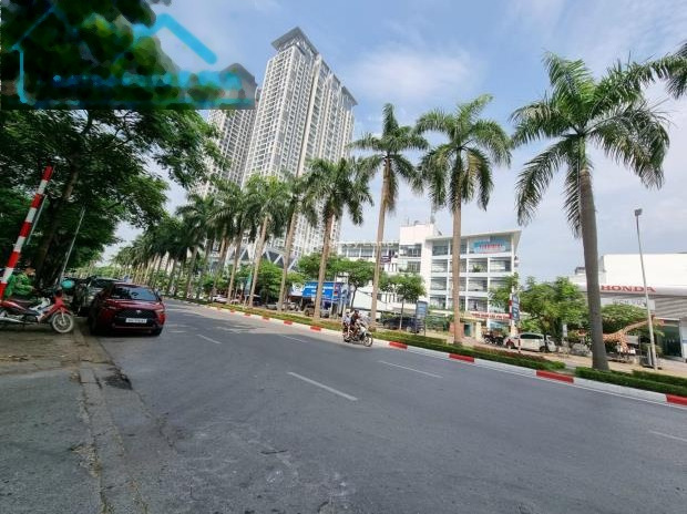 Nhà có 5 PN bán nhà bán ngay với giá hiện tại 15.2 tỷ diện tích rộng 600m2 vị trí thuận lợi tọa lạc ngay Phan Đình Phùng, Hà Nội