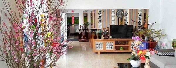Ngôi nhà này gồm có 4 PN, bán biệt thự, giá bán cơ bản 22.6 tỷ diện tích thực tế 90m2 mặt tiền nằm tại Đặng Văn Ngữ, Phú Nhuận-03